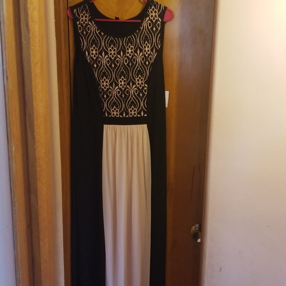 New with tag never worn Black and light pink dress